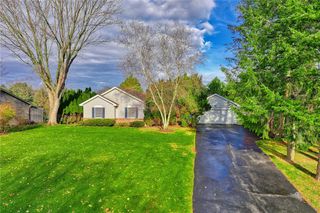 1076 Bright Stream Way, Webster, NY 14580