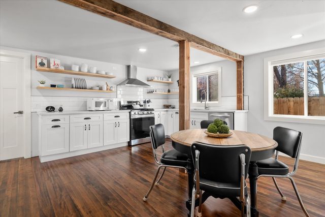 533 SW 4th Street, Redmond, OR 97756