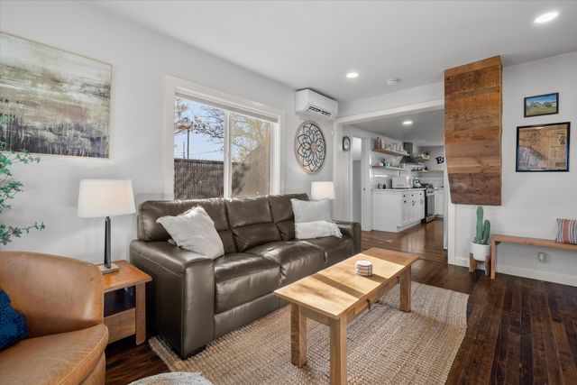 533 SW 4th Street, Redmond, OR 97756