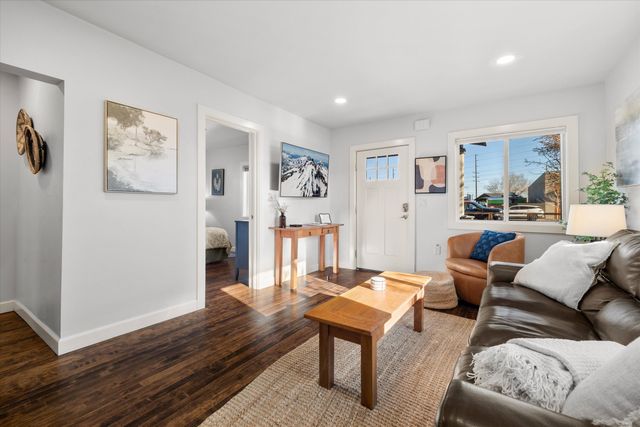 533 SW 4th Street, Redmond, OR 97756