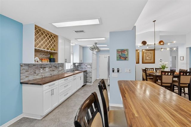 804 MCCALLISTER AVENUE, Sun City Center, FL 33573