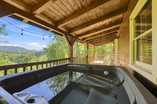 4361 Oakland Way, Sevierville, TN 37862