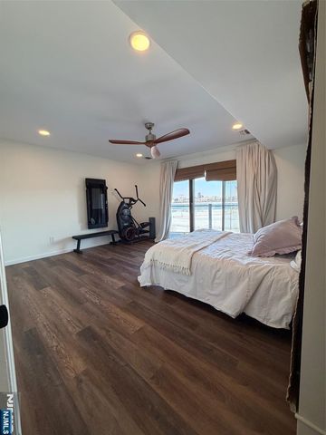 101 State Rt 5 206, Edgewater, NJ 07020