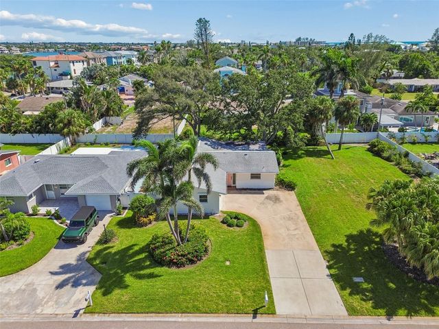 114 8TH STREET, Belleair Beach, FL 33786
