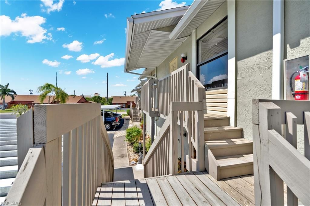 Image 11 of property listing at 4708 SW 8th PL 203, Cape Coral, FL 33914