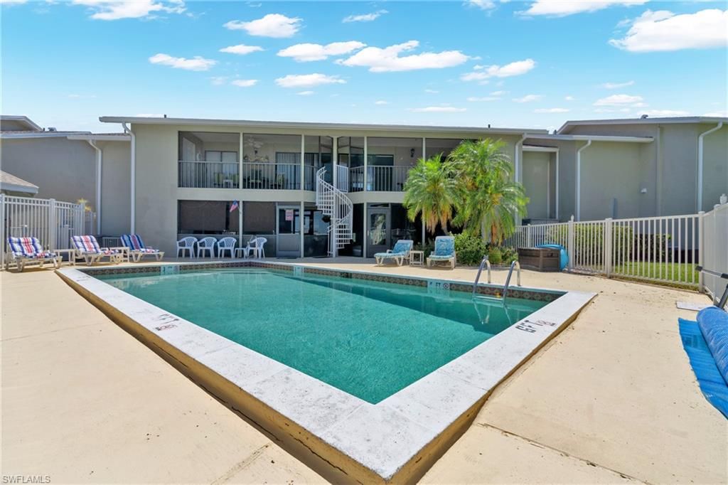 Image 37 of property listing at 4708 SW 8th PL 203, Cape Coral, FL 33914