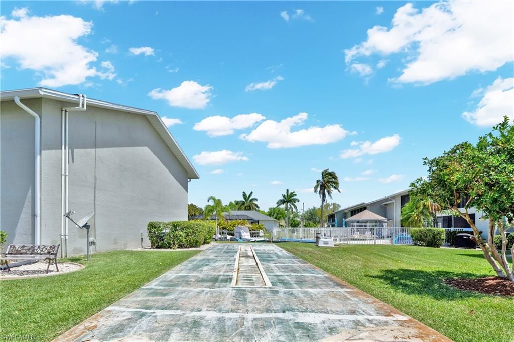Image 44 of property listing at 4708 SW 8th PL 203, Cape Coral, FL 33914