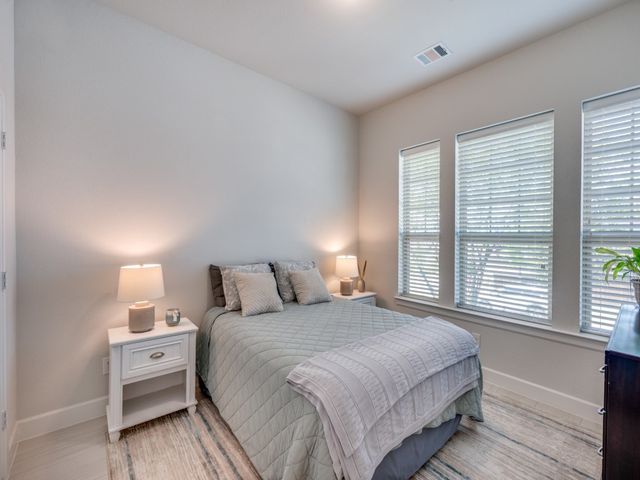 1044 Myers Park Trail, Roanoke, TX 76262