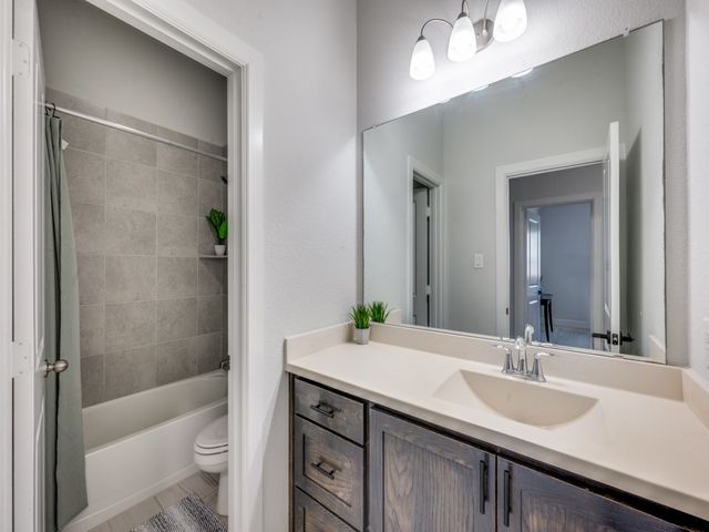 1044 Myers Park Trail, Roanoke, TX 76262