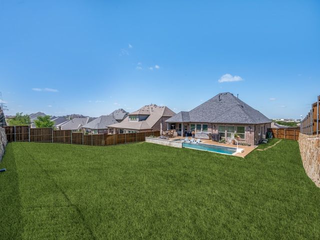 1044 Myers Park Trail, Roanoke, TX 76262