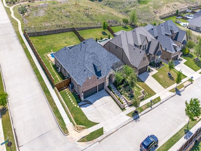 1044 Myers Park Trail, Roanoke, TX 76262