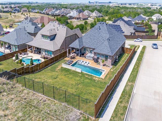 1044 Myers Park Trail, Roanoke, TX 76262