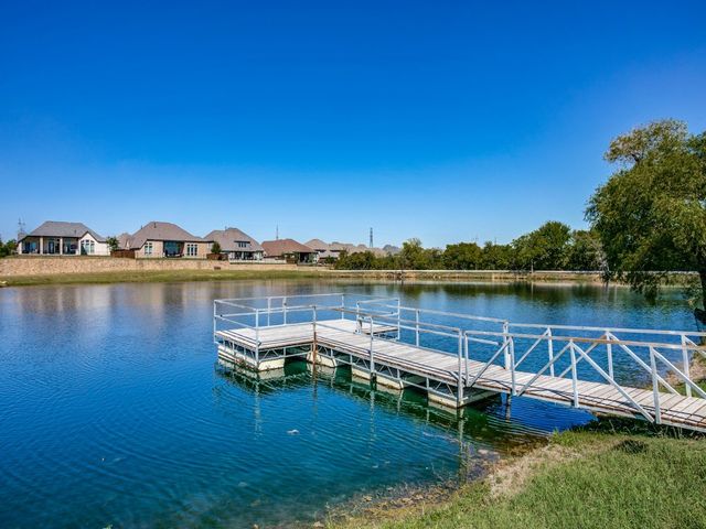 1044 Myers Park Trail, Roanoke, TX 76262