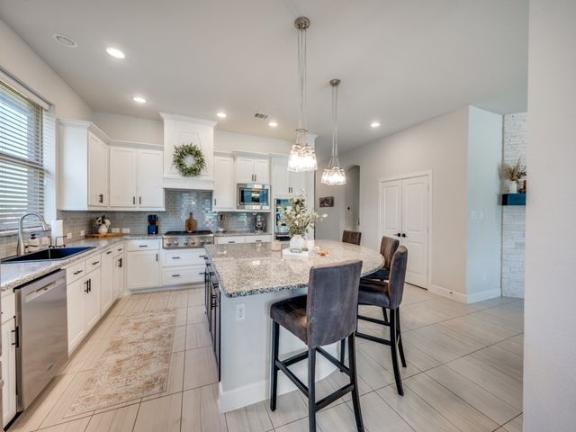 1044 Myers Park Trail, Roanoke, TX 76262