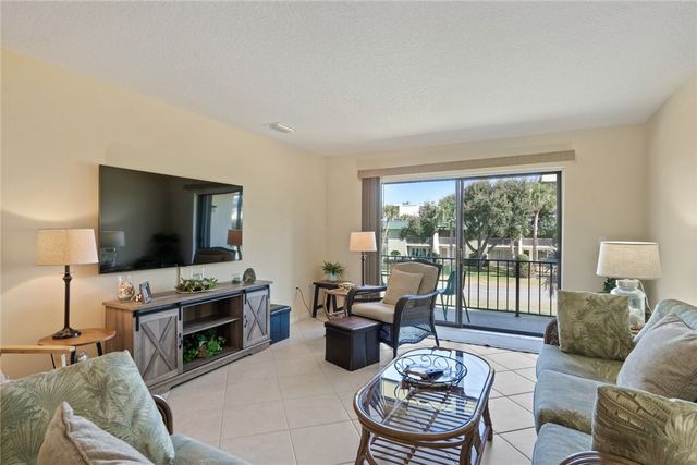 4141 Silver Palm Drive 13, Vero Beach, FL 32963