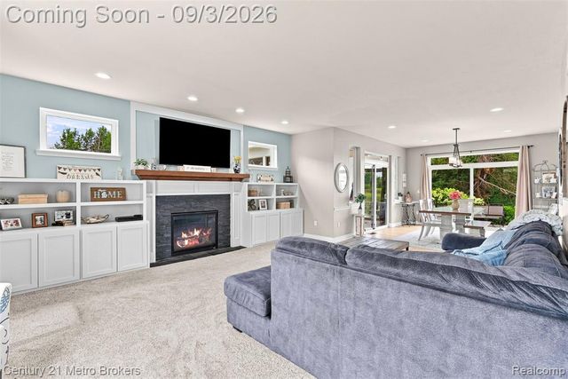 8275 Stonebrook Lane, Clarkston, MI 48348