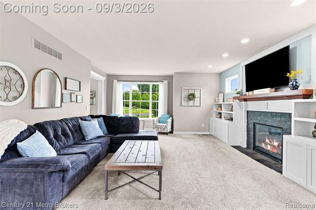 8275 Stonebrook Lane, Clarkston, MI 48348