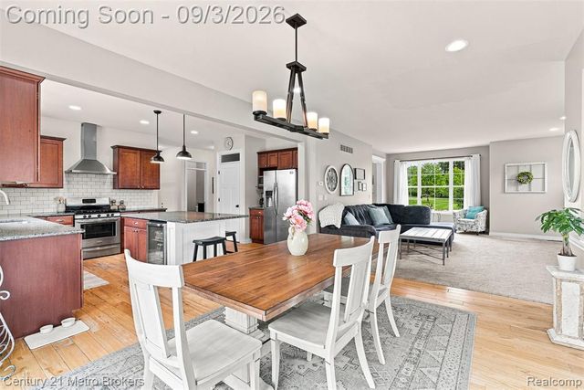 8275 Stonebrook Lane, Clarkston, MI 48348
