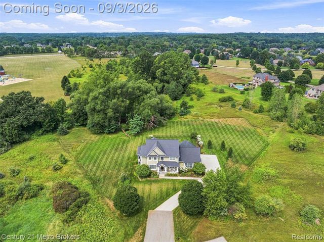 8275 Stonebrook Lane, Clarkston, MI 48348