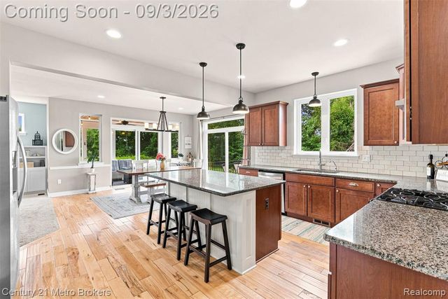 8275 Stonebrook Lane, Clarkston, MI 48348