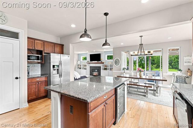 8275 Stonebrook Lane, Clarkston, MI 48348