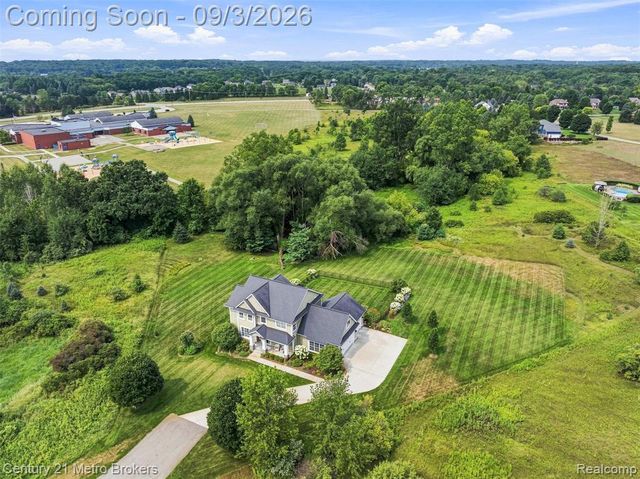 8275 Stonebrook Lane, Clarkston, MI 48348