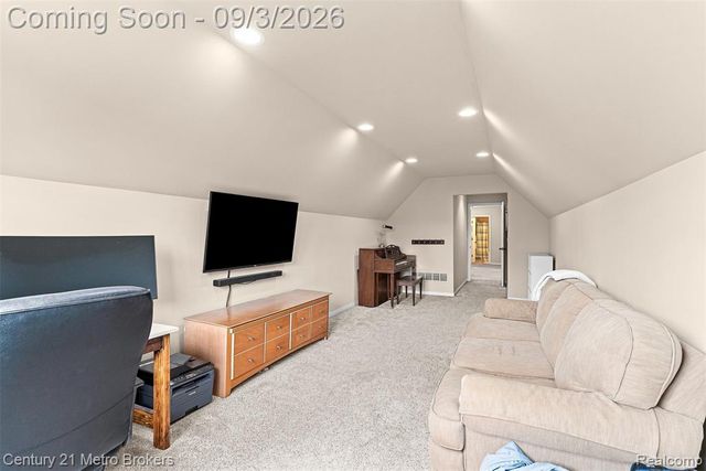 8275 Stonebrook Lane, Clarkston, MI 48348