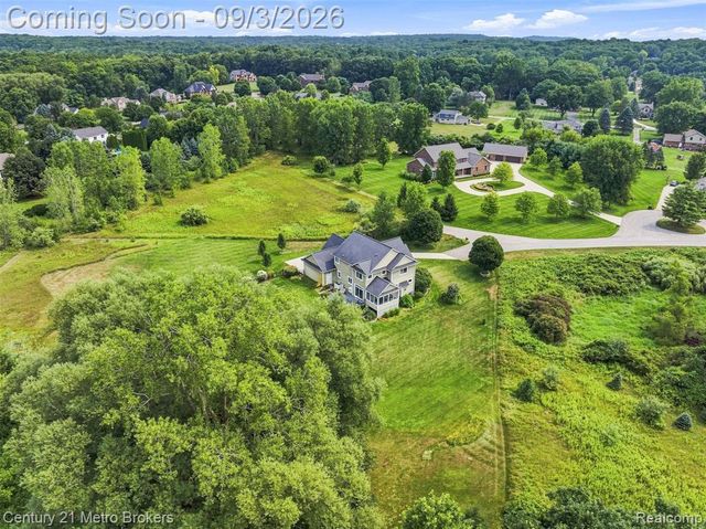 8275 Stonebrook Lane, Clarkston, MI 48348