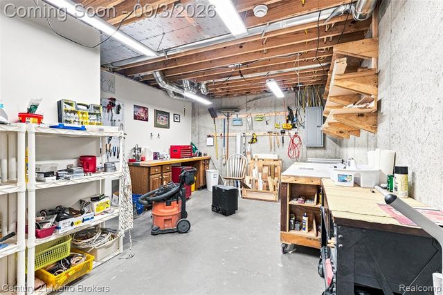 8275 Stonebrook Lane, Clarkston, MI 48348
