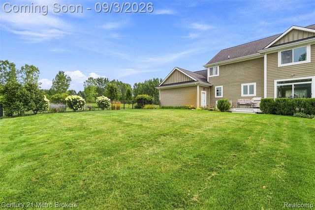 8275 Stonebrook Lane, Clarkston, MI 48348