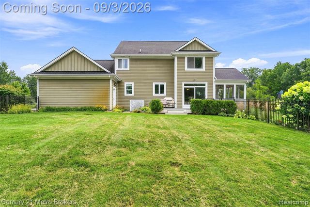 8275 Stonebrook Lane, Clarkston, MI 48348