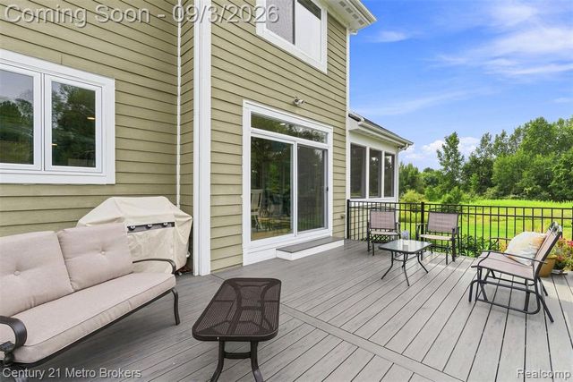 8275 Stonebrook Lane, Clarkston, MI 48348