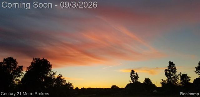 8275 Stonebrook Lane, Clarkston, MI 48348