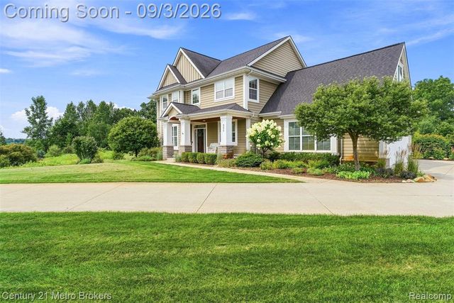 8275 Stonebrook Lane, Clarkston, MI 48348