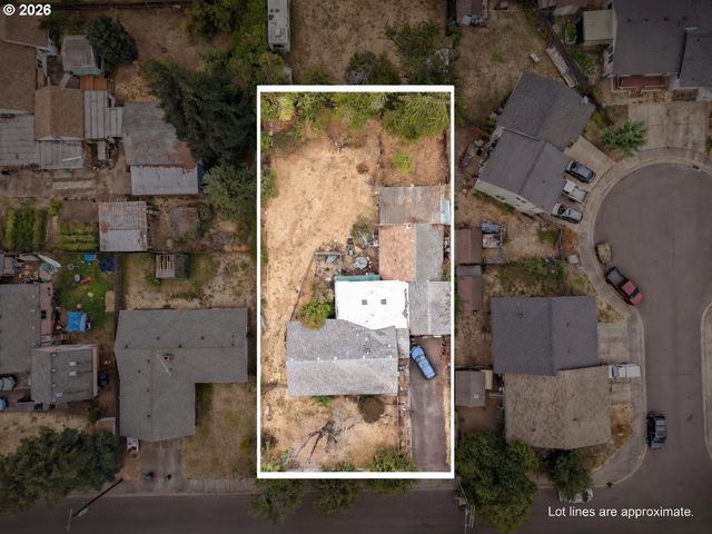 246 S 34TH St, Springfield, OR 97478