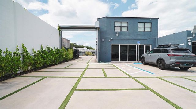 530 NW 54th St, Miami, FL 33127