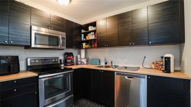 530 NW 54th St, Miami, FL 33127