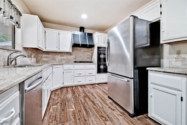 112 N Pleasant Ridge Drive, Rogers, AR 72756