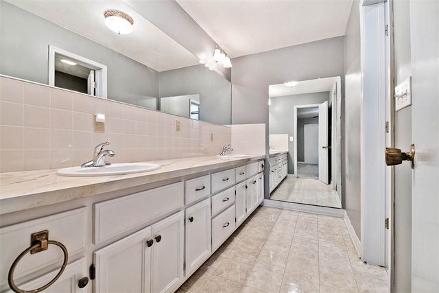 112 N Pleasant Ridge Drive, Rogers, AR 72756