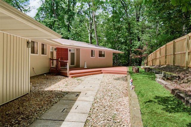 112 N Pleasant Ridge Drive, Rogers, AR 72756