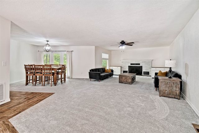 112 N Pleasant Ridge Drive, Rogers, AR 72756