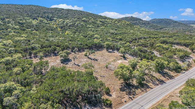 355 Pr 1709, Mico, TX 78056