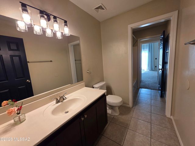 10486 E Jerrell Cove Street, Tucson, AZ 85747