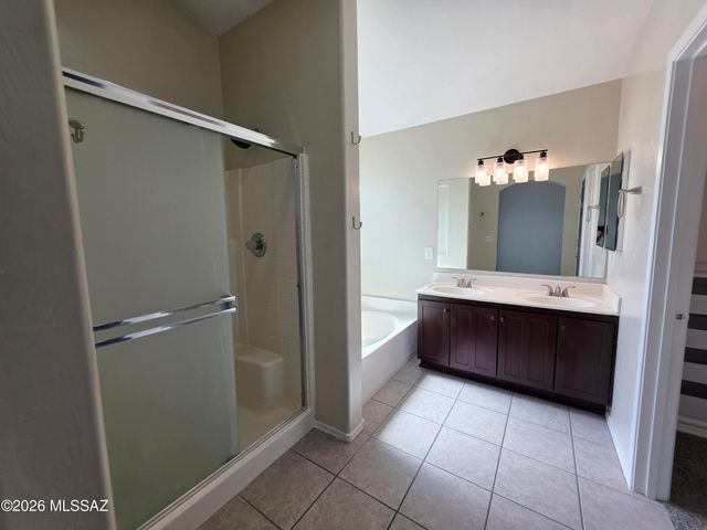 10486 E Jerrell Cove Street, Tucson, AZ 85747