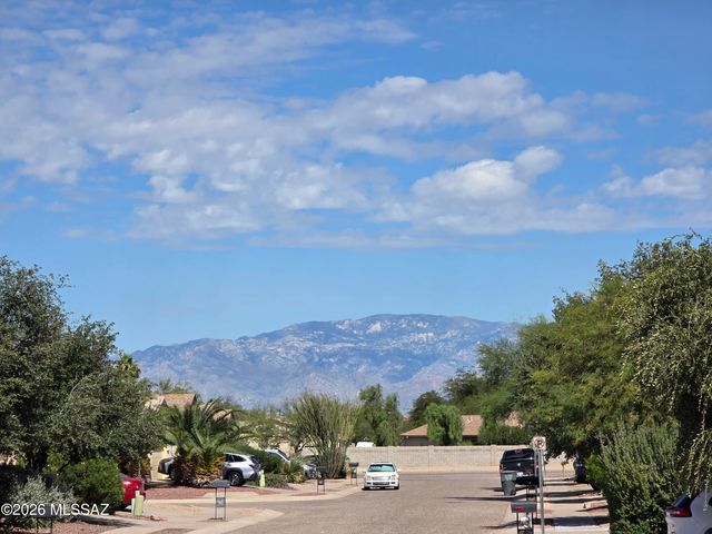 10486 E Jerrell Cove Street, Tucson, AZ 85747