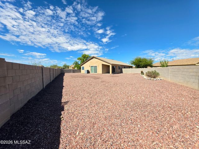 10486 E Jerrell Cove Street, Tucson, AZ 85747