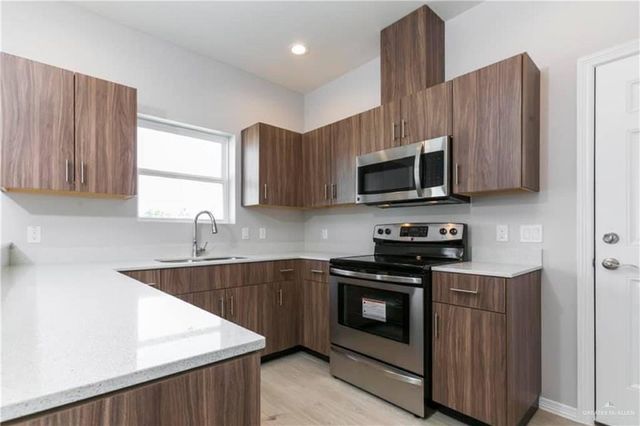 402 Newport Avenue, Edinburg, TX 78539