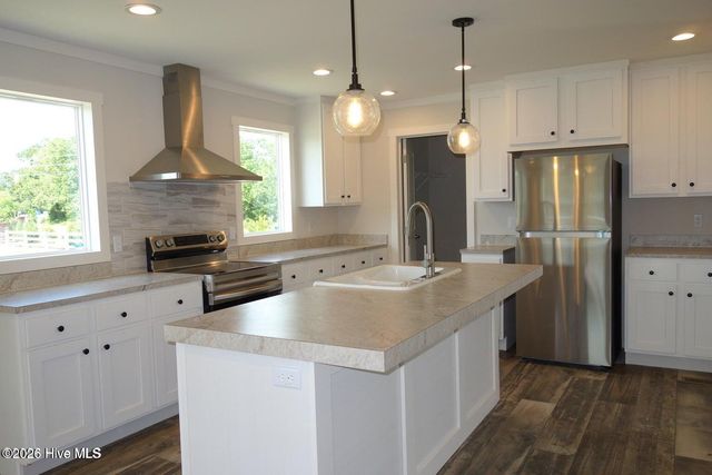 880 Yaupon Drive SW, Calabash, NC 28467