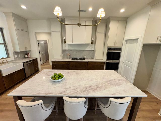 1024 Williams Creek Drive, Benton, AR 72019