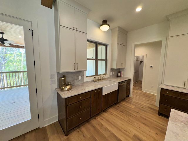 1024 Williams Creek Drive, Benton, AR 72019